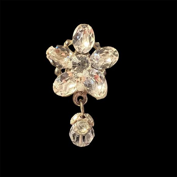 Blair Delmonico Silver Tone Flower Clip-On Earrings Swarovski Crystals White - Picture 3 of 4